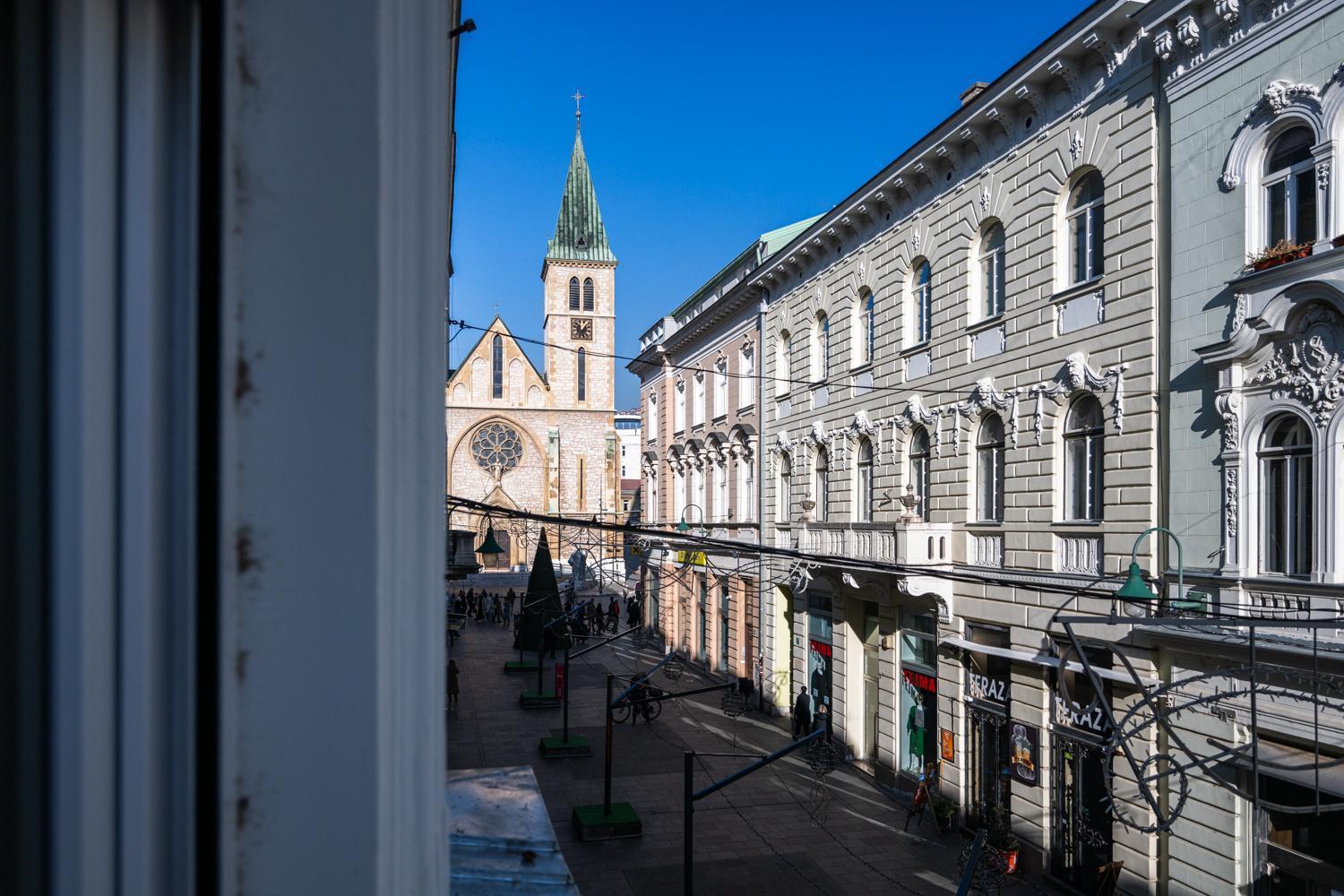 Modern And Design Apartments Near Cathedral Сараево Экстерьер фото