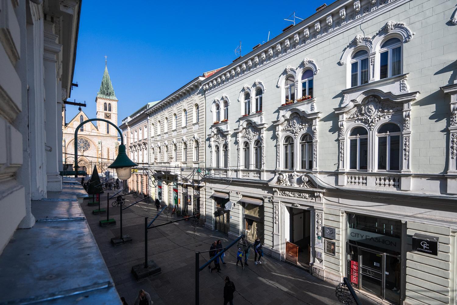 Modern And Design Apartments Near Cathedral Сараево Экстерьер фото