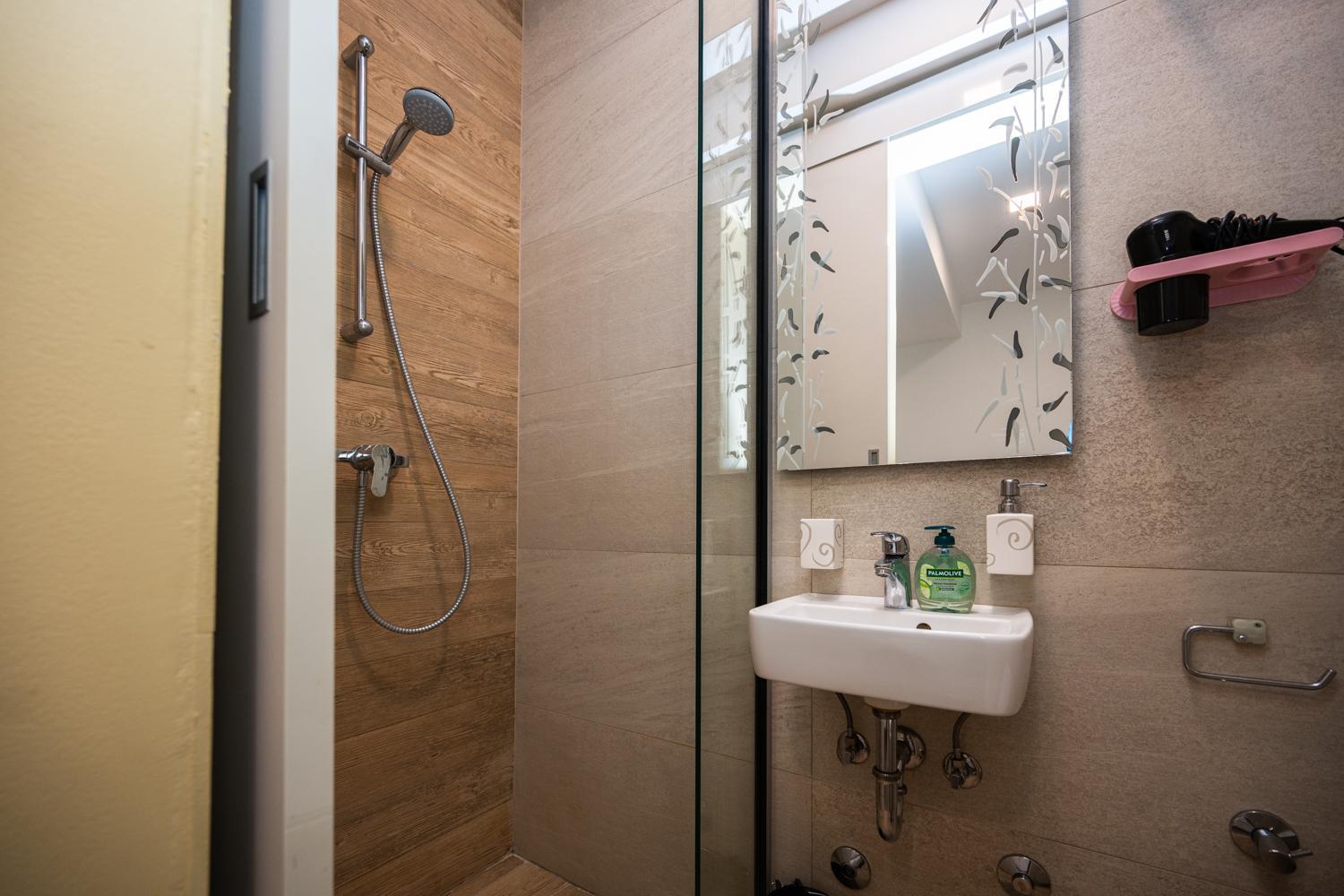 Modern And Design Apartments Near Cathedral Сараево Экстерьер фото