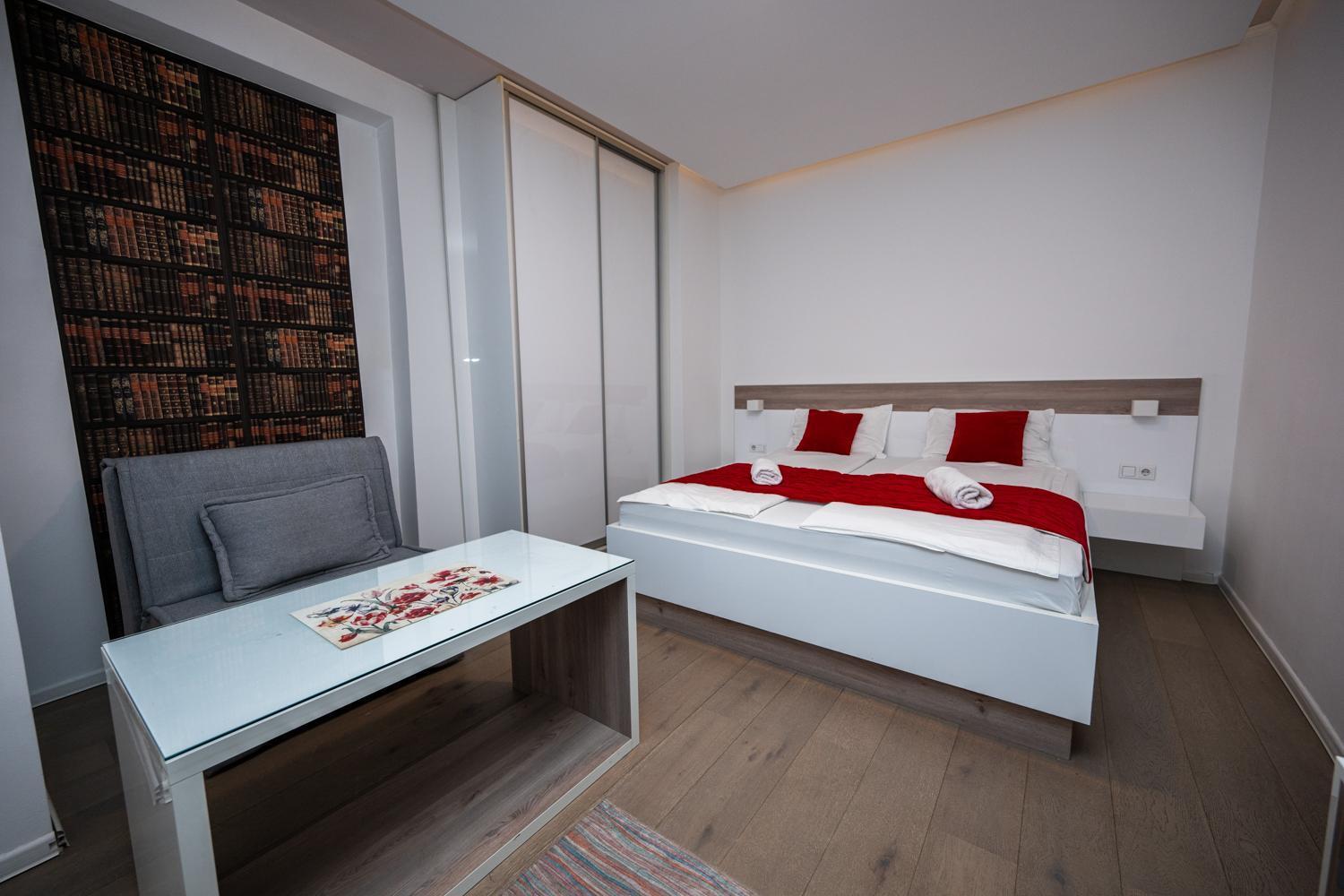 Modern And Design Apartments Near Cathedral Сараево Экстерьер фото
