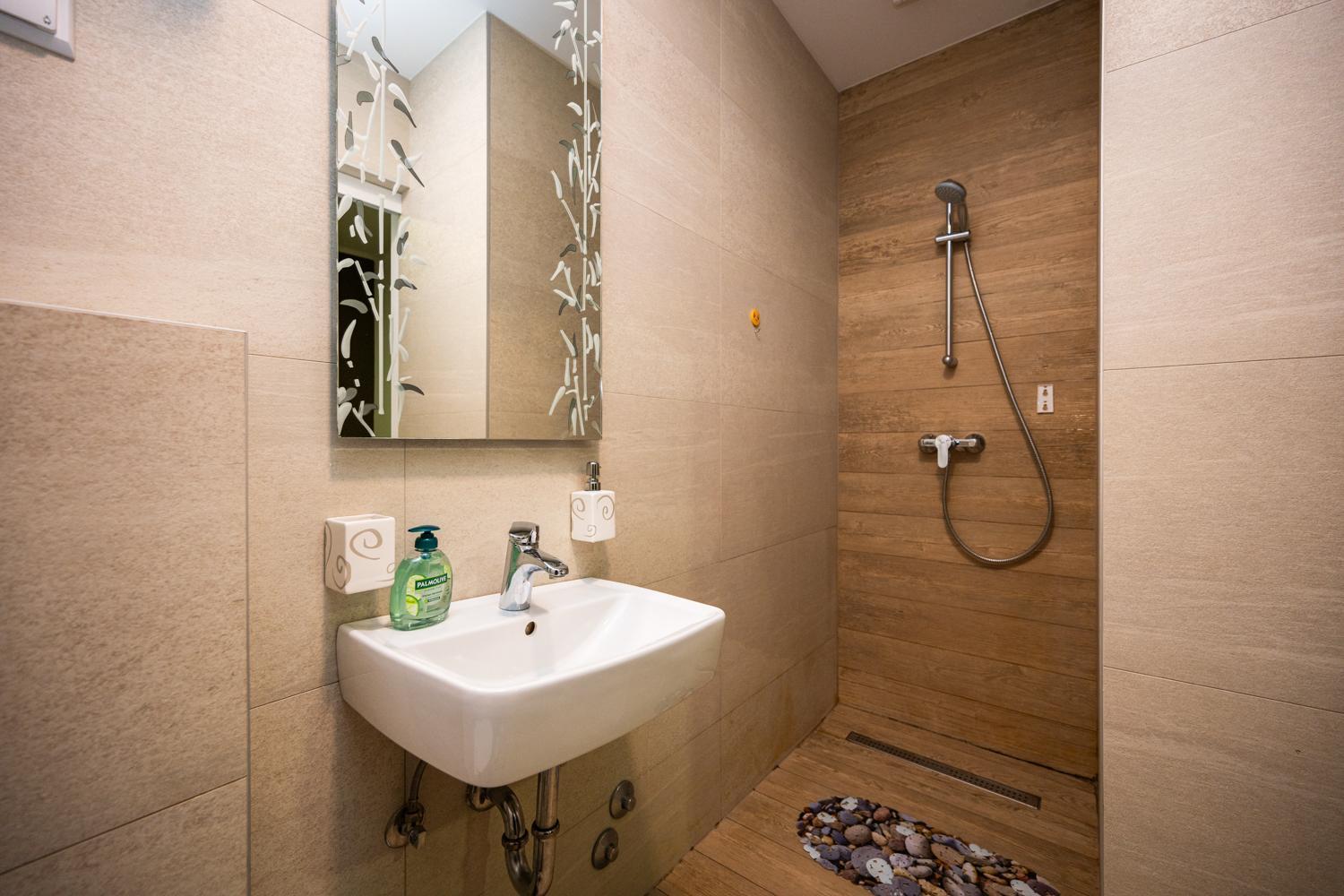 Modern And Design Apartments Near Cathedral Сараево Экстерьер фото