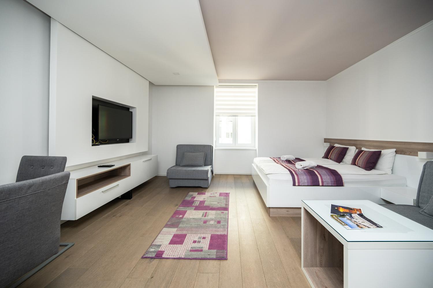Modern And Design Apartments Near Cathedral Сараево Экстерьер фото